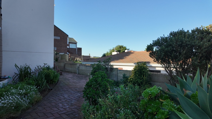 3 Bedroom Property for Sale in Stilbaai Wes Western Cape